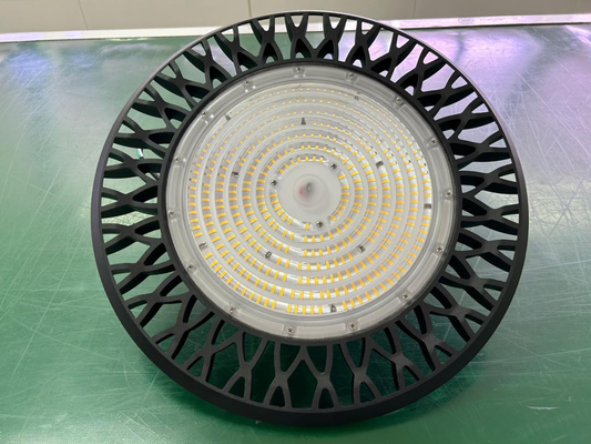 120/90/60° Ângulo de feixe Lâmpada LED HighBay concebida com corpo de alumínio impermeável IP65